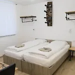 Beer & Wine House شقة