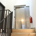 Beer & Wine House شقة *