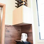 Beer & Wine House شقة *