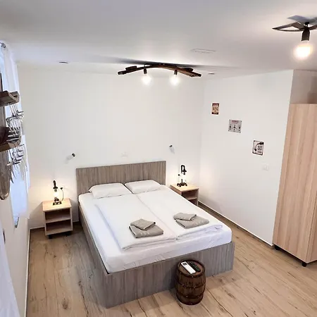 Beer & Wine House * ليوبليانا