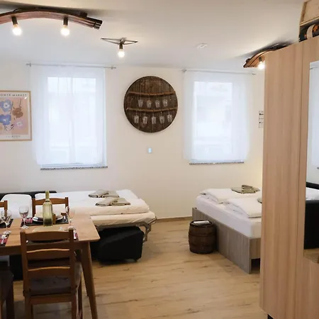 Beer & Wine House 아파트