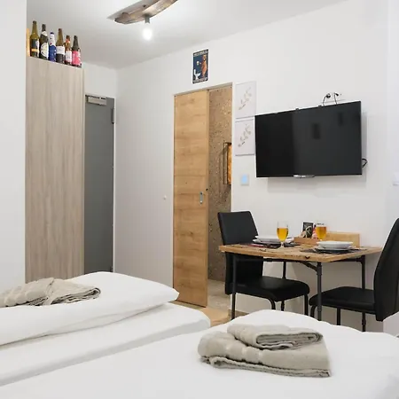 Beer & Wine House Διαμέρισμα Λιουμπλιάνα