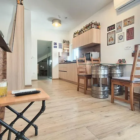 Beer & Wine House